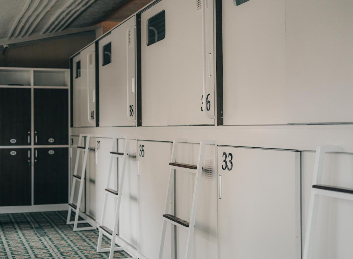 Capsule Hotel Technocave Bichkek Extérieur photo