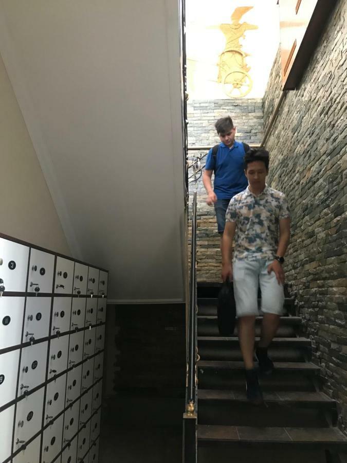 Capsule Hotel Technocave Bichkek Extérieur photo