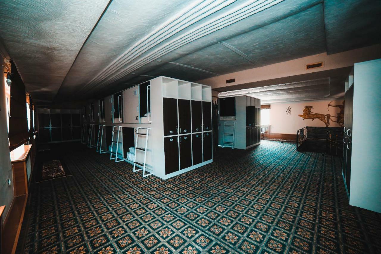 Capsule Hotel Technocave Bichkek Extérieur photo